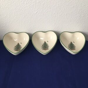 Spode Christmas Tree Heart Shaped Bowl Set